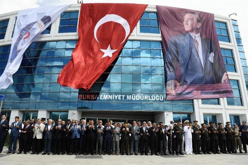 Gemlik adliyesinde şehit olan polis için tören