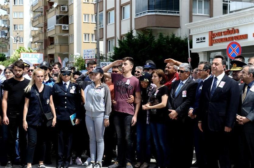 Gemlik adliyesinde şehit olan polis için tören