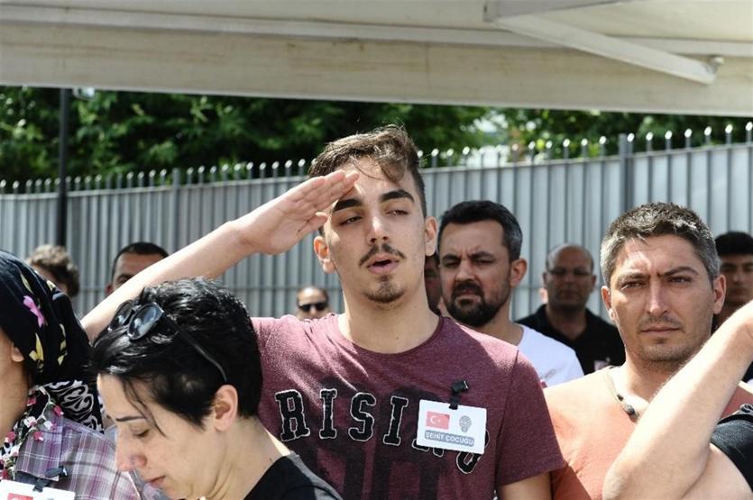 Gemlik adliyesinde şehit olan polis için tören