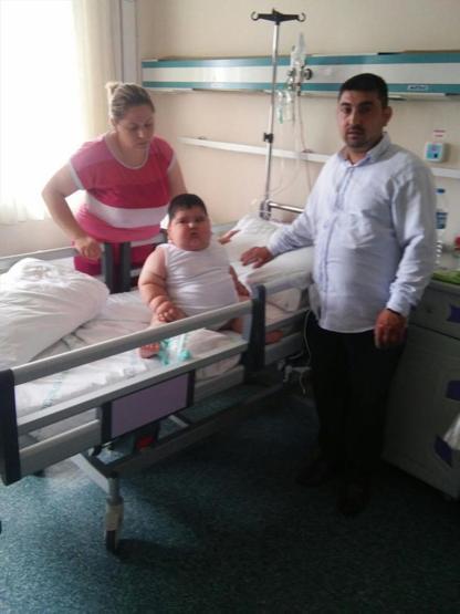 1,5 aylık bebek şimdiden 36 kiloya ulaştı