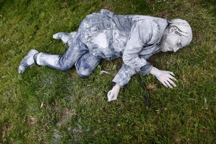 G20ye Walking Dead protestosu
