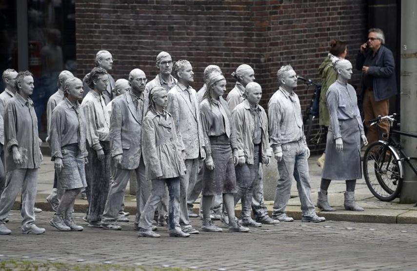 G20ye Walking Dead protestosu