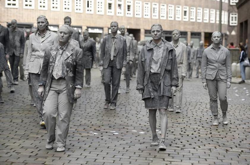 G20ye Walking Dead protestosu