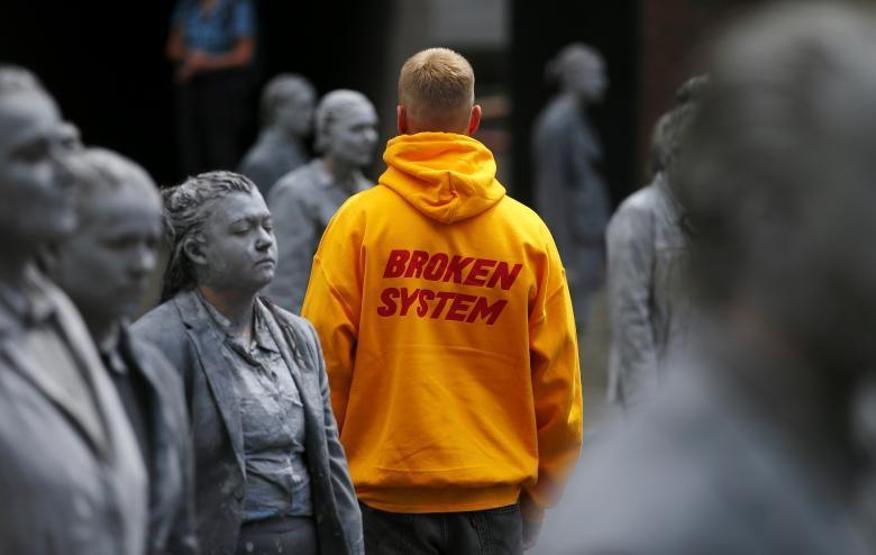 G20ye Walking Dead protestosu