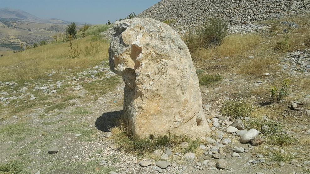 Adıyamandaki antik krallığın 2 bin yıllık aslan heykelini kırdılar