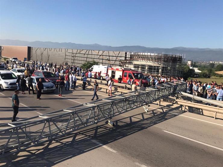 Bursa-Ankara karayolu kaza nedeniyle ulaşıma kapandı