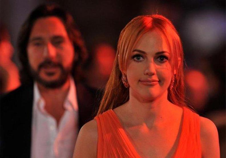 O parayı baskı yaptırarak aldım