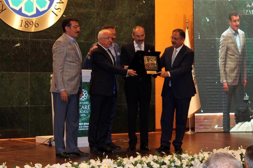 Bakan Mehmet Özhaseki: Referandumda yenilmenin acısını çıkarıyorlar