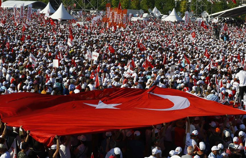 Adalet mitingini dünya böyle gördü... İşte Maltepe Meydanından son kareler