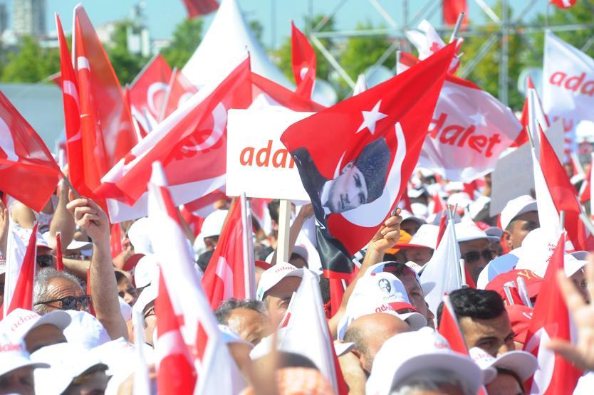 Adalet mitingini dünya böyle gördü... İşte Maltepe Meydanından son kareler