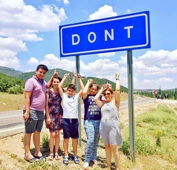 Fenomen levha ile fotoğraf çekilme yarışı