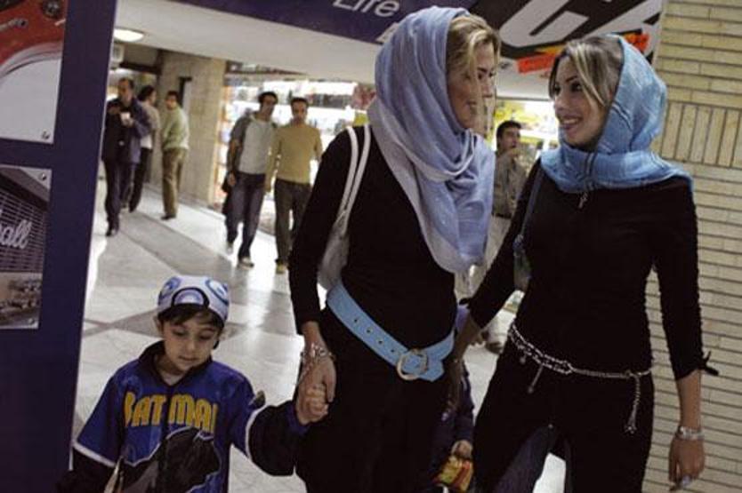 İranda başörtüsü tartışması büyüyor