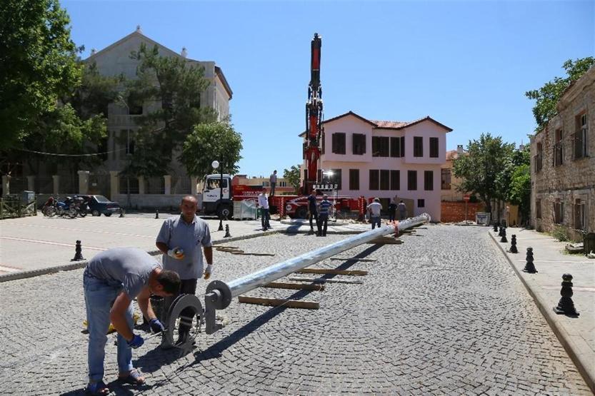 Kırklarelindeki Atatürk Evi’ne dev Türk Bayrağı asıldı