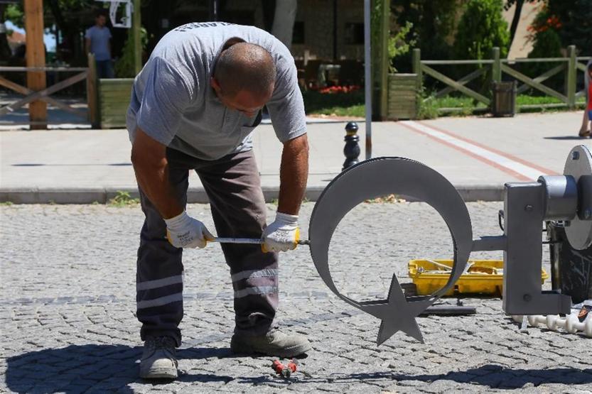 Kırklarelindeki Atatürk Evi’ne dev Türk Bayrağı asıldı