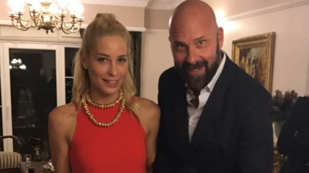 Acun Ilıcalının yakın dostu Esat Yontunç, Hande Gülşen ile sözlendi