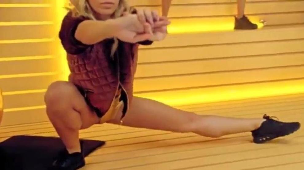 Aşırı seksi diye reklamı yasakladılar
