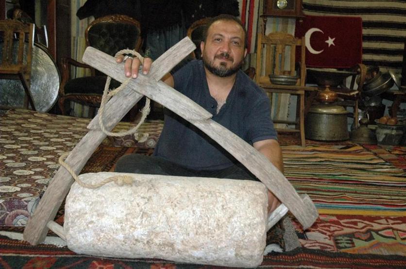 25 yıldır taş topluyor