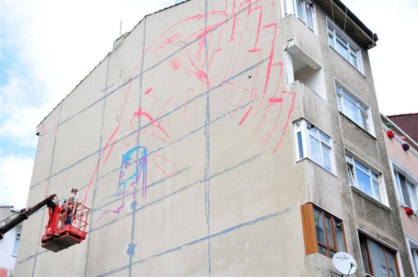Kadıköy duvarları şimdi rengarenk