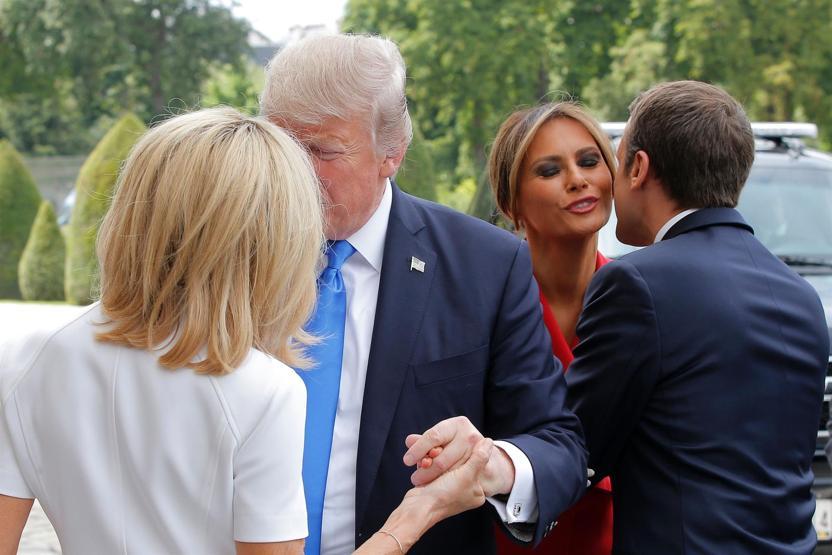 Trumptan Macronun eşine ilginç iltifat