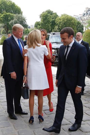 Trumptan Macronun eşine ilginç iltifat