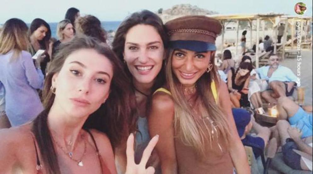 Şeyma Subaşı Mikonosta bekarlığa veda etti