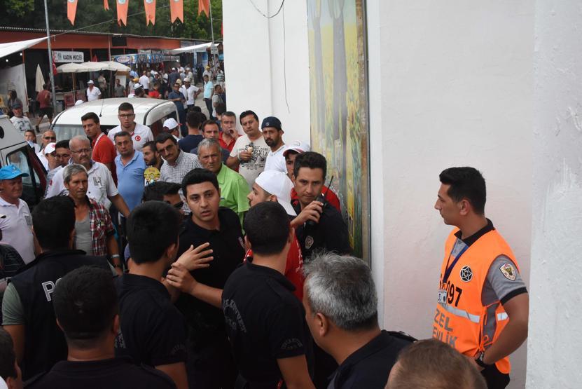 Yenen pehlivanı darp ettiler