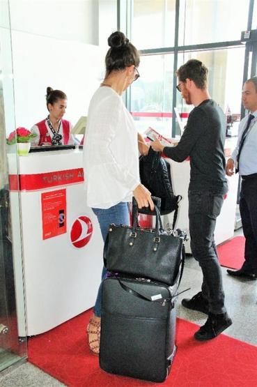 Ve tatil bitti Adriana Lima yalnız döndü