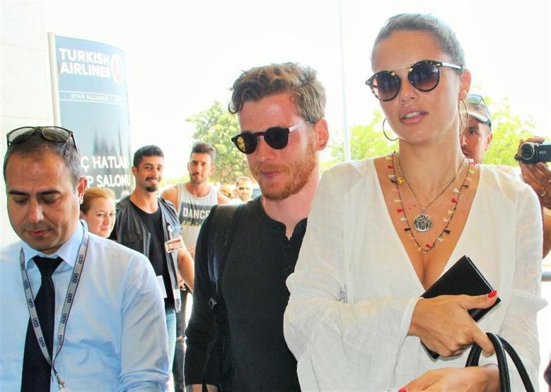 Ve tatil bitti Adriana Lima yalnız döndü