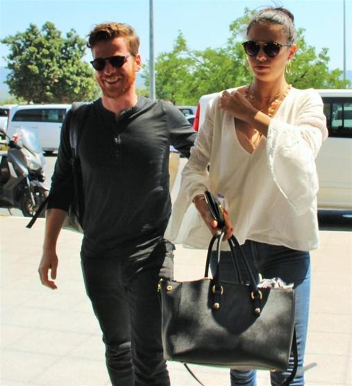 Ve tatil bitti Adriana Lima yalnız döndü