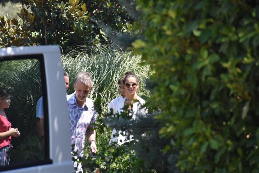 Ve tatil bitti Adriana Lima yalnız döndü