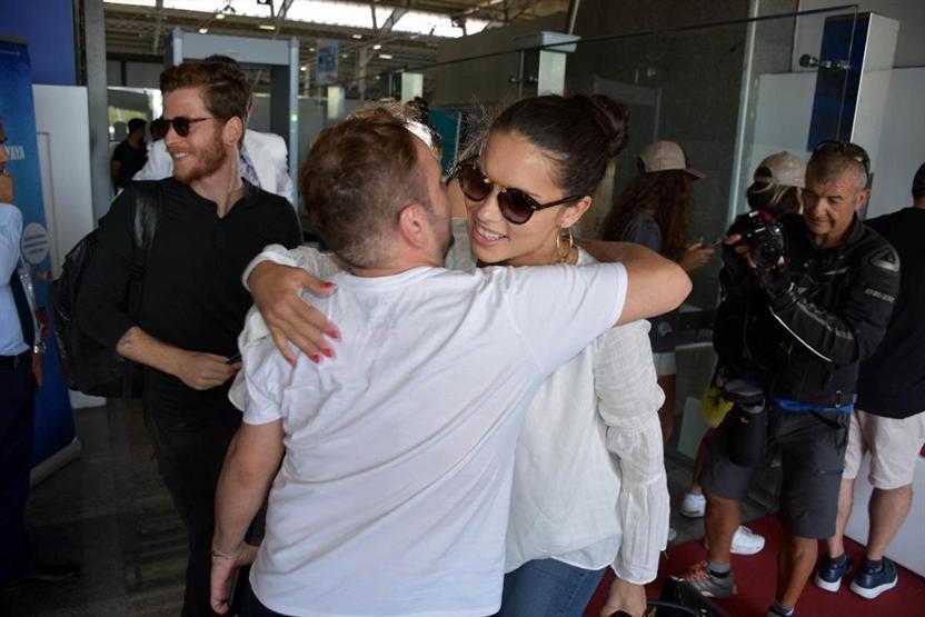 Ve tatil bitti Adriana Lima yalnız döndü