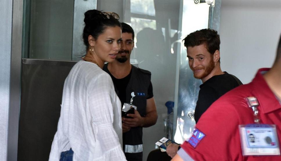 Ve tatil bitti Adriana Lima yalnız döndü