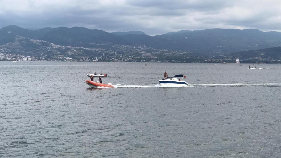 Son dakika... İzmitte tekne alabora oldu