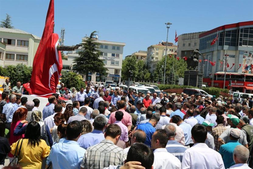 Niğdede Ömer Halisdemirin heykeli açıldı