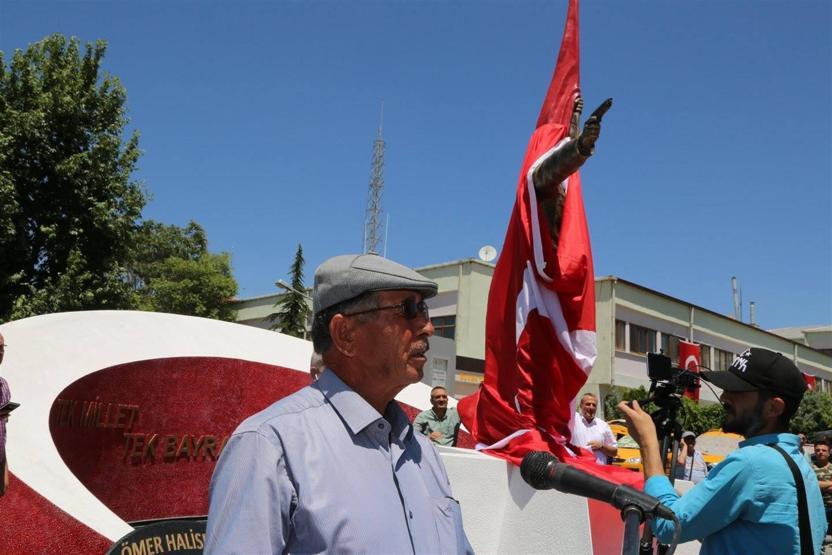 Niğdede Ömer Halisdemirin heykeli açıldı