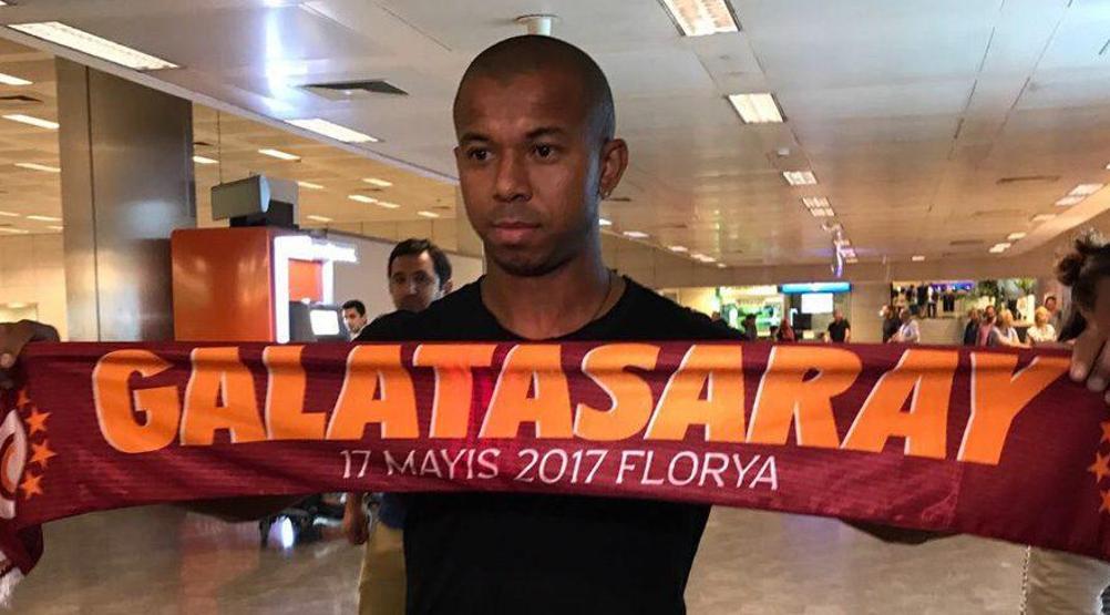 Galatasarayın orta sahasına dünya yıldızı geliyor