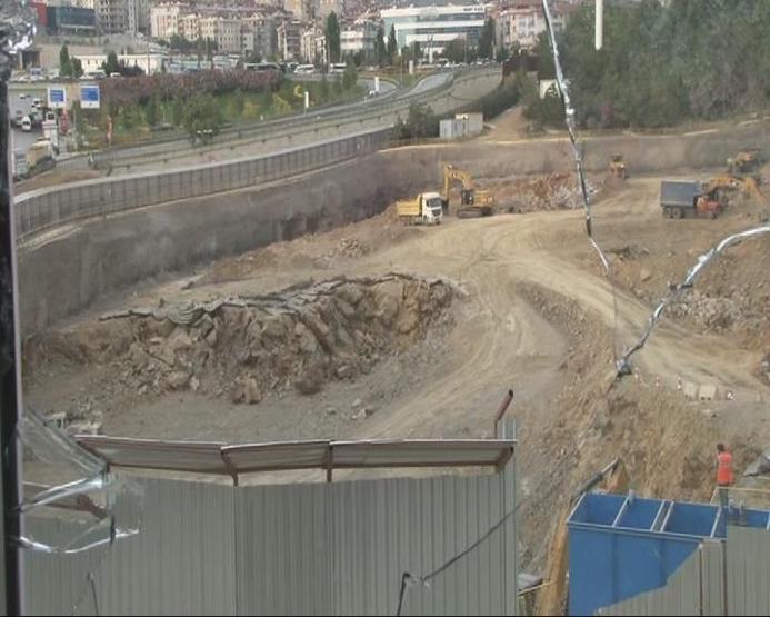 Maltepedeki patlama mahalleliyi sokağa döktü