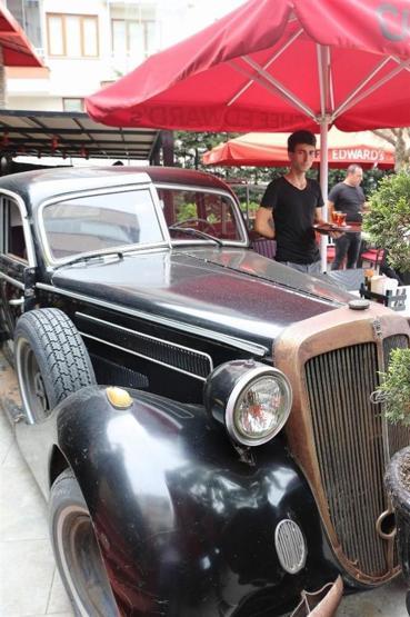 Burada Vosvosun içinde yemek yiyebilirsiniz