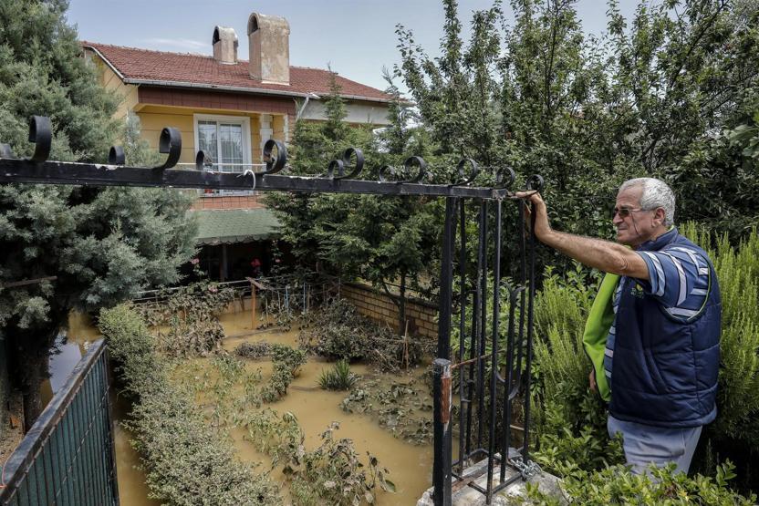 Selin vurduğu Silivride arsa sahipleri rögarları kapattı iddiası