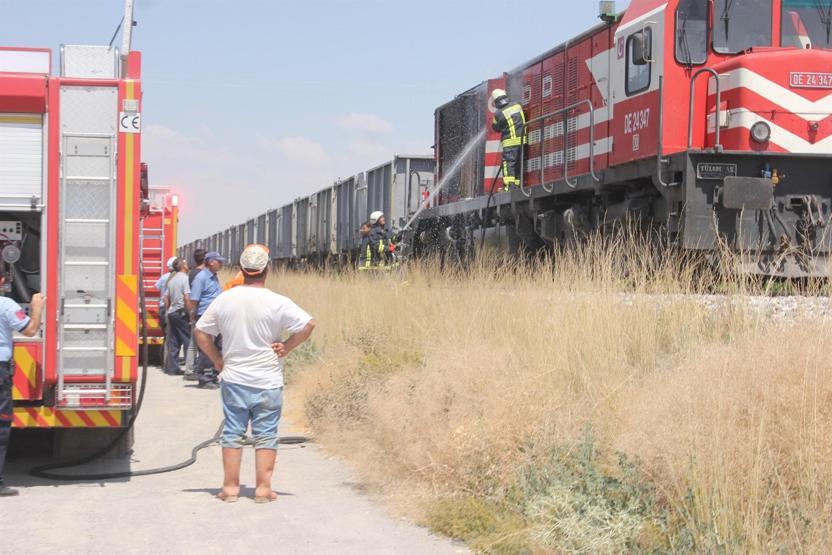 Niğdede yük treni alev aldı