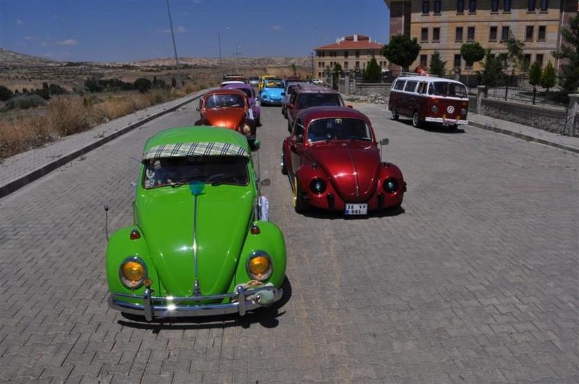 Vosvoslar düğün konvoyu oldu