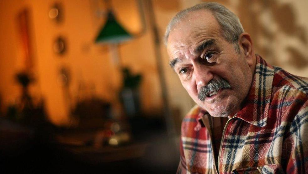 İşte Fikret Hakanın mezar taşı vasiyeti