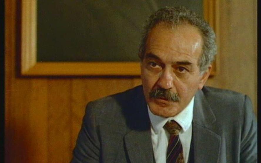 İşte Fikret Hakanın mezar taşı vasiyeti