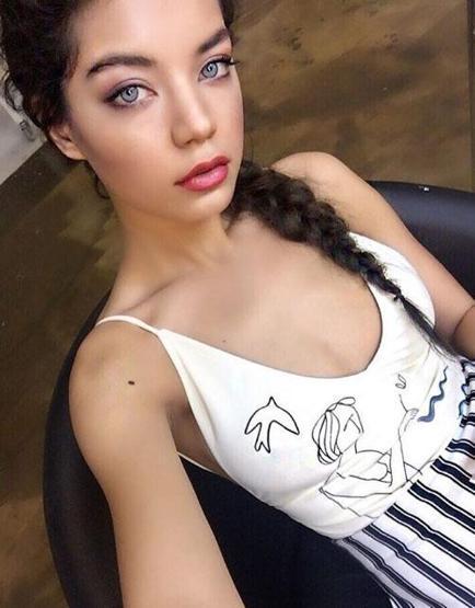 Buse Narcının Bodrum tatili