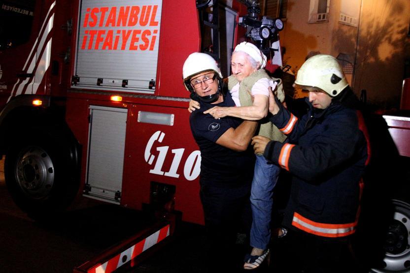 Etilerde yangın paniği: 7 kişi ve evcil hayvanlar kurtarıldı