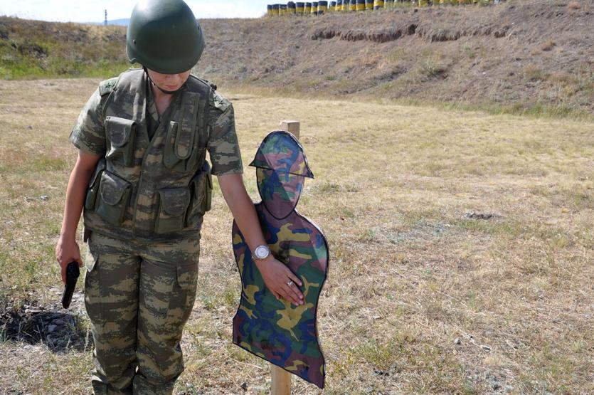 İşte sınırdaki kadın askerler