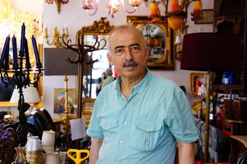 Konsolosluklar, saraylar, köşkler... İşte o görkemli avizelerin ardındaki el