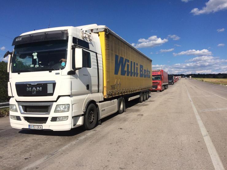 14 kilometrelik TIR kuyruğu