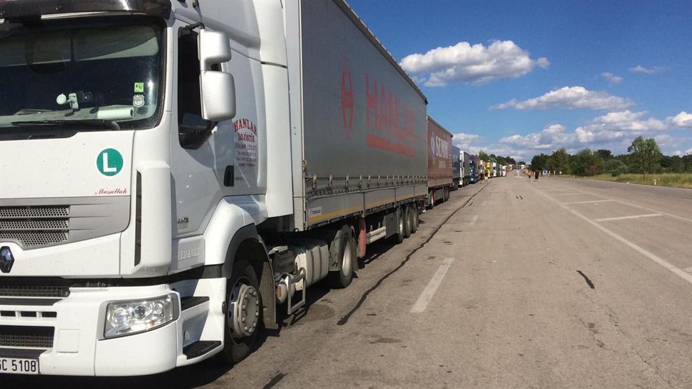 14 kilometrelik TIR kuyruğu