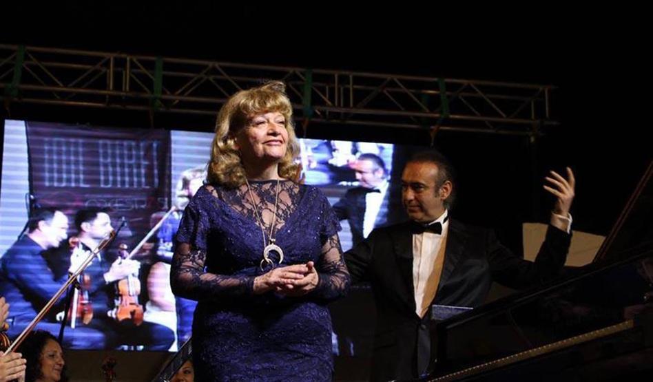 Ünlü piyanist İdil Biretten Kuşadasında muhteşem konser